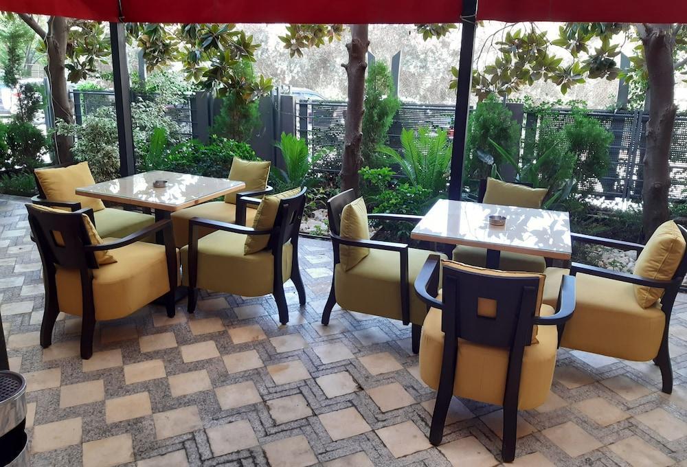 Dolls Hotel By Eurostars (Adults Only) Jounieh Eksteriør bilde