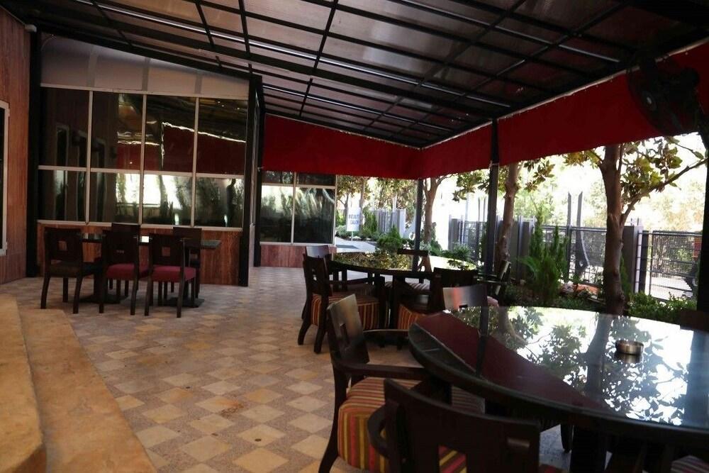 Dolls Hotel By Eurostars (Adults Only) Jounieh Eksteriør bilde