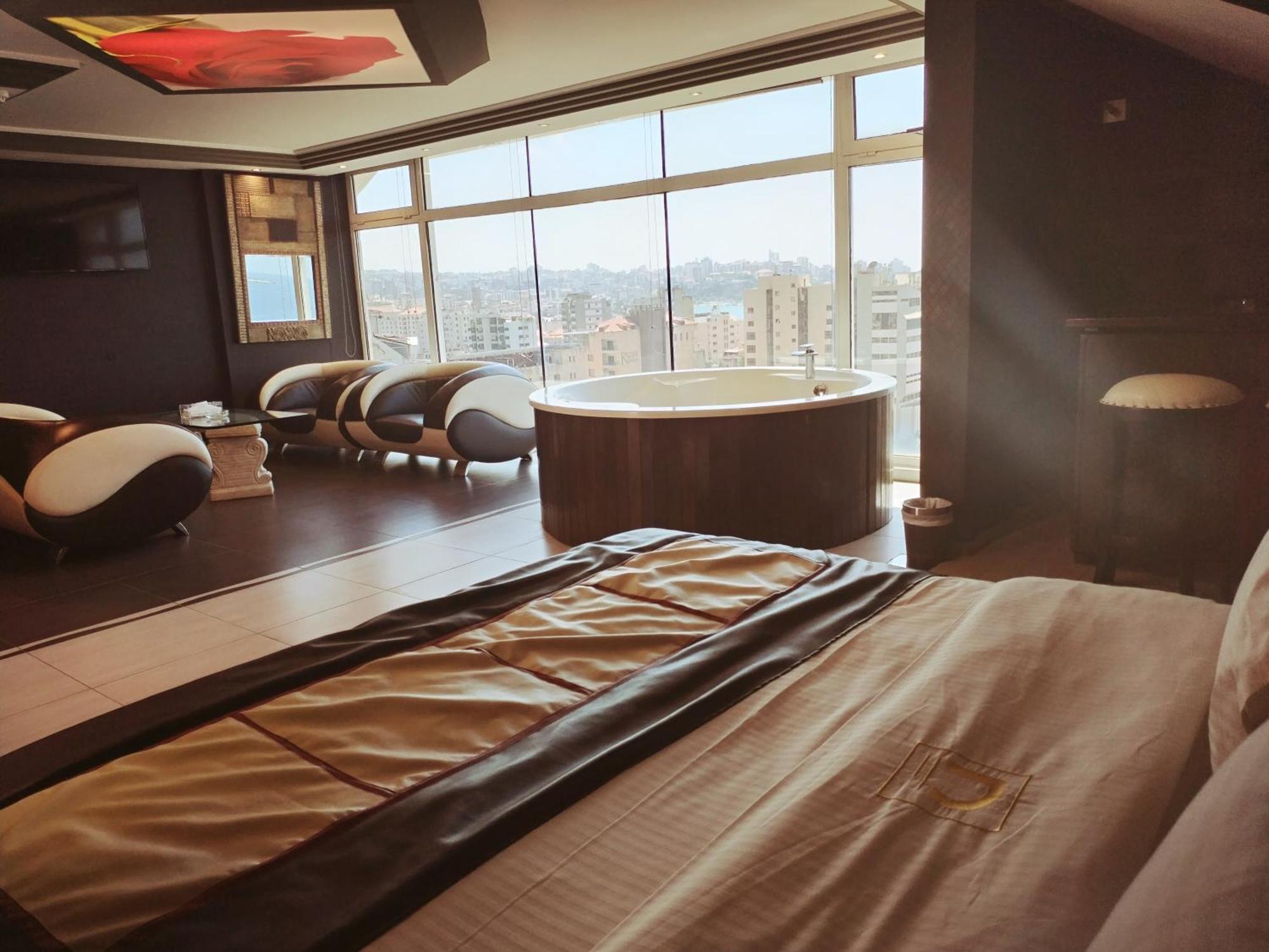 Dolls Hotel By Eurostars (Adults Only) Jounieh Eksteriør bilde